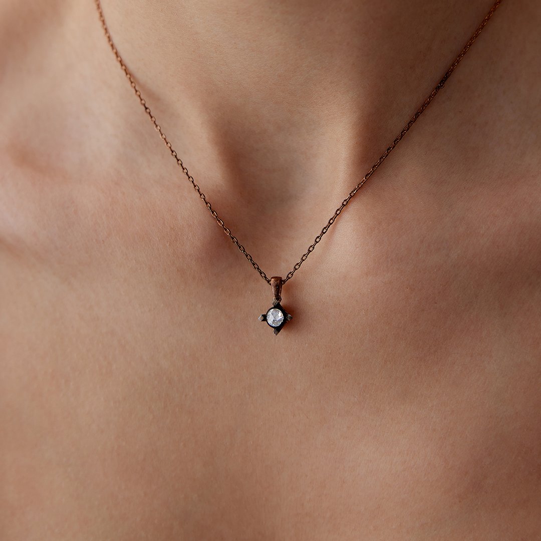 0.08 Ct Elmas Tektaş Kolye