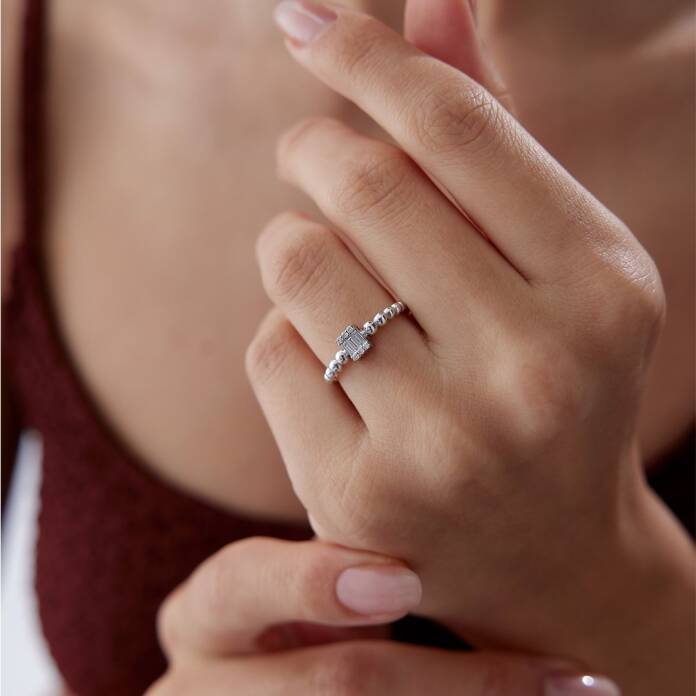 0.11 Ct Bagetli Sıra Top Elmas Yüzük - 2
