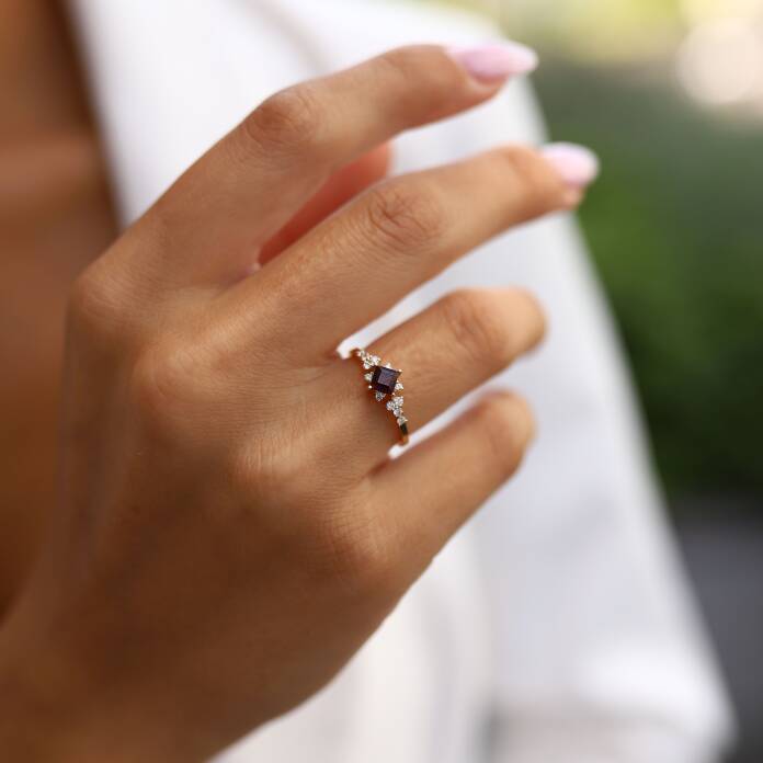 0.16 Ct Pırlanta Princess Garnet Yüzük - 1