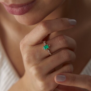 0.18 Ct Pırlanta Emerald Kesim Zümrüt Yüzük - 1
