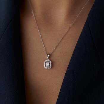 0.23 Ct Pırlanta Parçalı Baget Kolye - 2