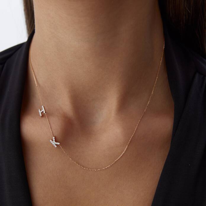 0.24 Ct Pırlanta Harf Kolye - 1