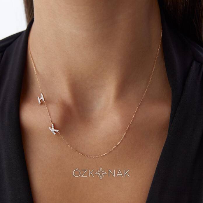 0.24 Ct Pırlanta Harf Kolye - 3