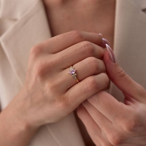 Pembe Taşlı Lotus Model Yüzük
