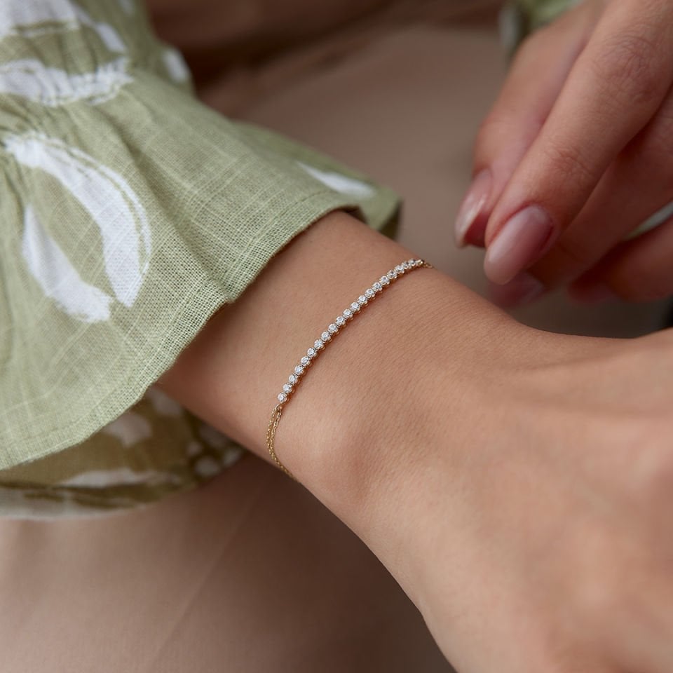 Sıra Taşlı Minimal Bileklik