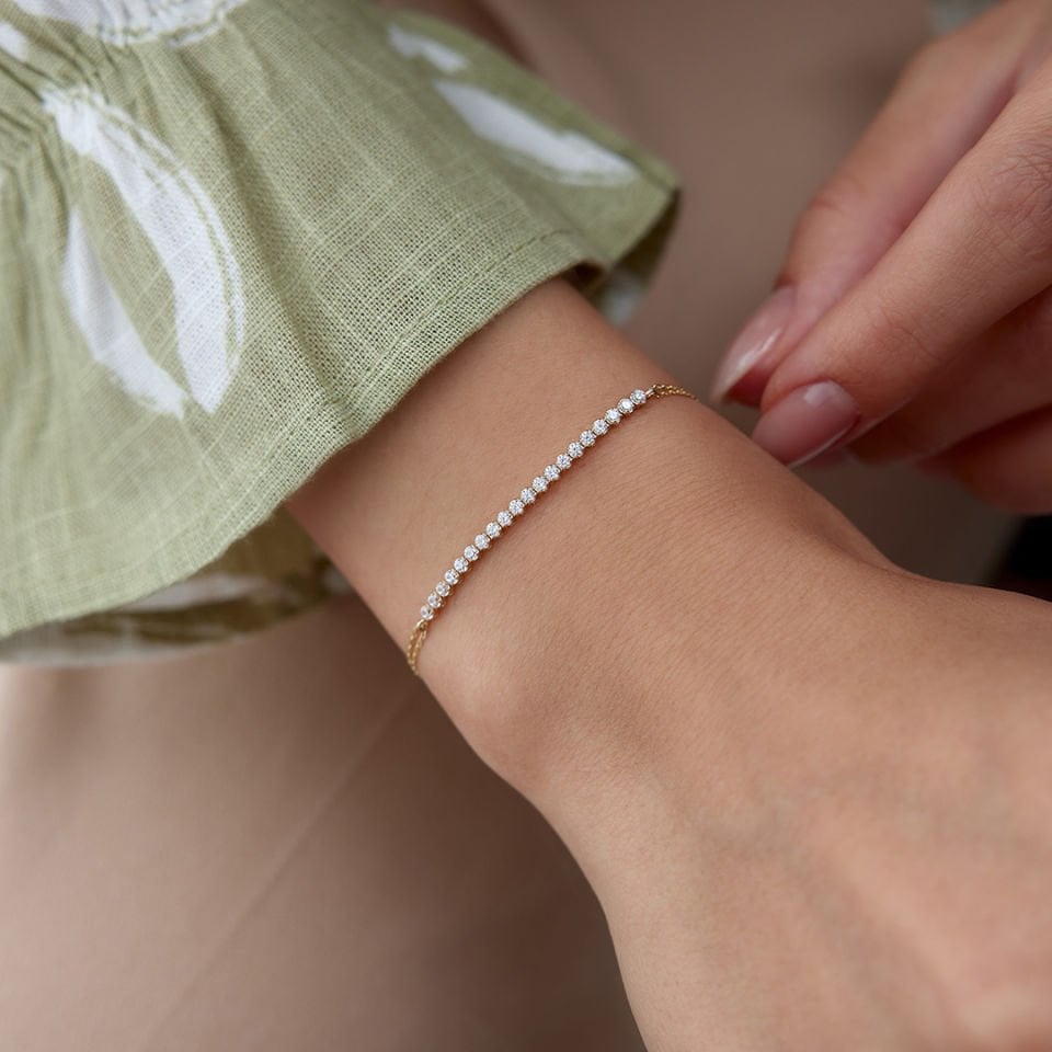 Sıra Taşlı Minimal Bileklik