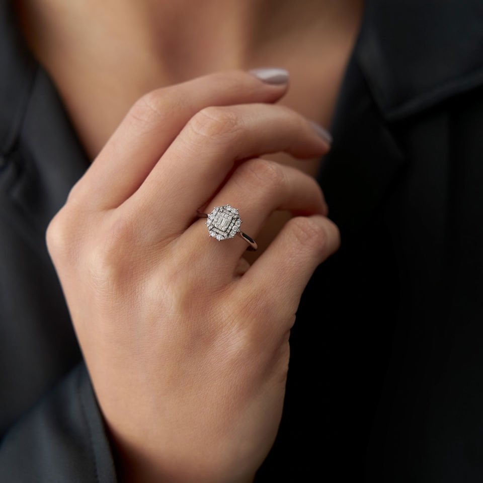 0.26 Ct Pırlanta Che Baget Yüzük