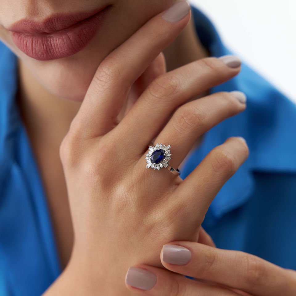 0.96 Ct Pırlanta Baget Safir Yüzük