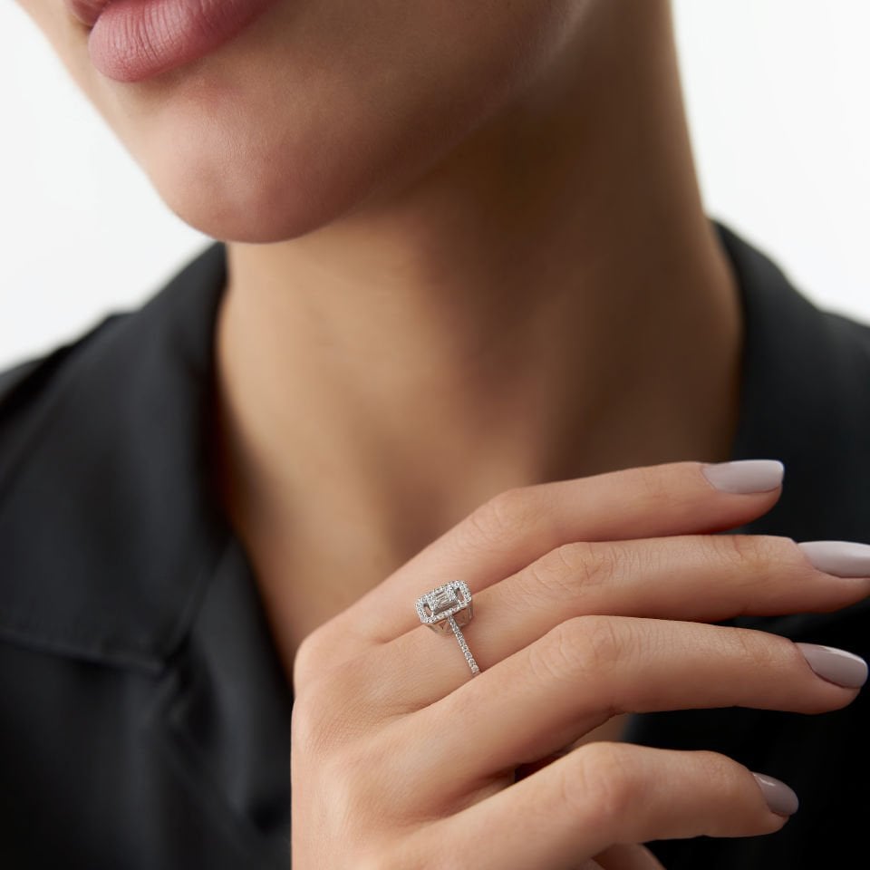 0.32 Ct Pırlanta Parçalı Baget Yüzük