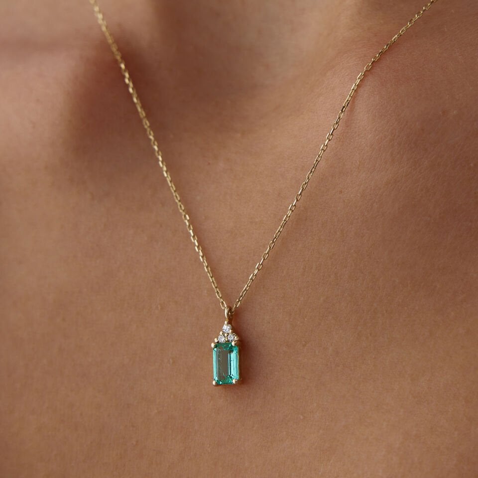 0.48 Ct Zümrüt Pırlanta Kolye