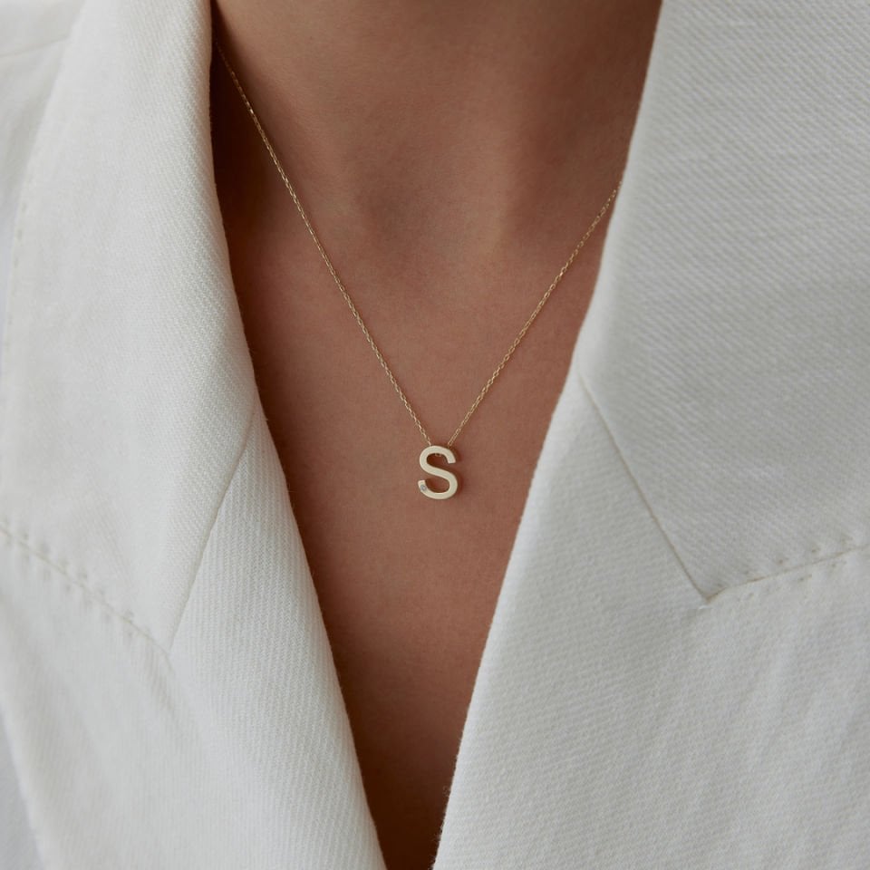 Solitaire Harf Kolye
