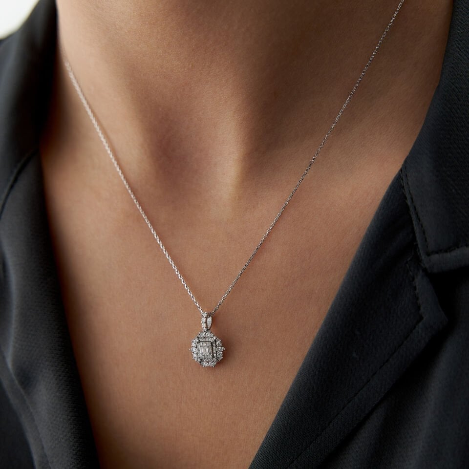 0.33 Ct Pırlanta Che Baget  Kolye