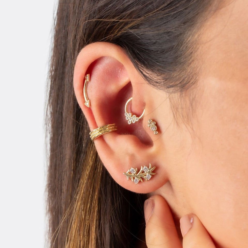 Sekiz Taşlı Motifli Helix Piercing