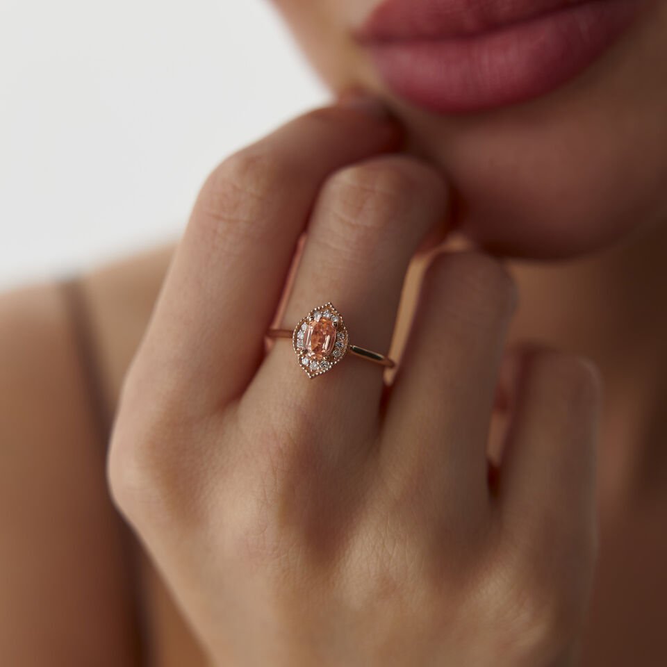 0.12 Ct Pırlanta Oval Morganit Tasarım Yüzük