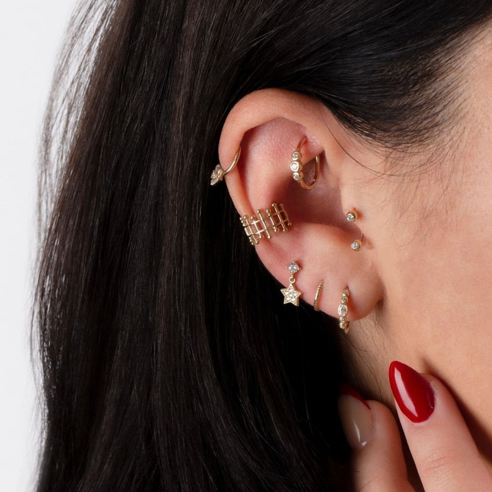 Alttan Üç Taşlı Helix Piercing