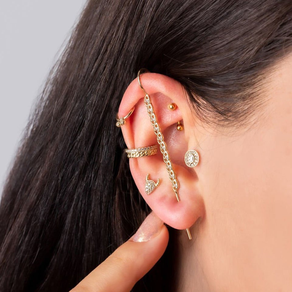 Yuvarlak Üç Taşlı Helix Piercing