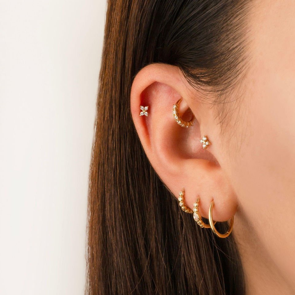Dört Taşlı Minimal Tragus Piercing