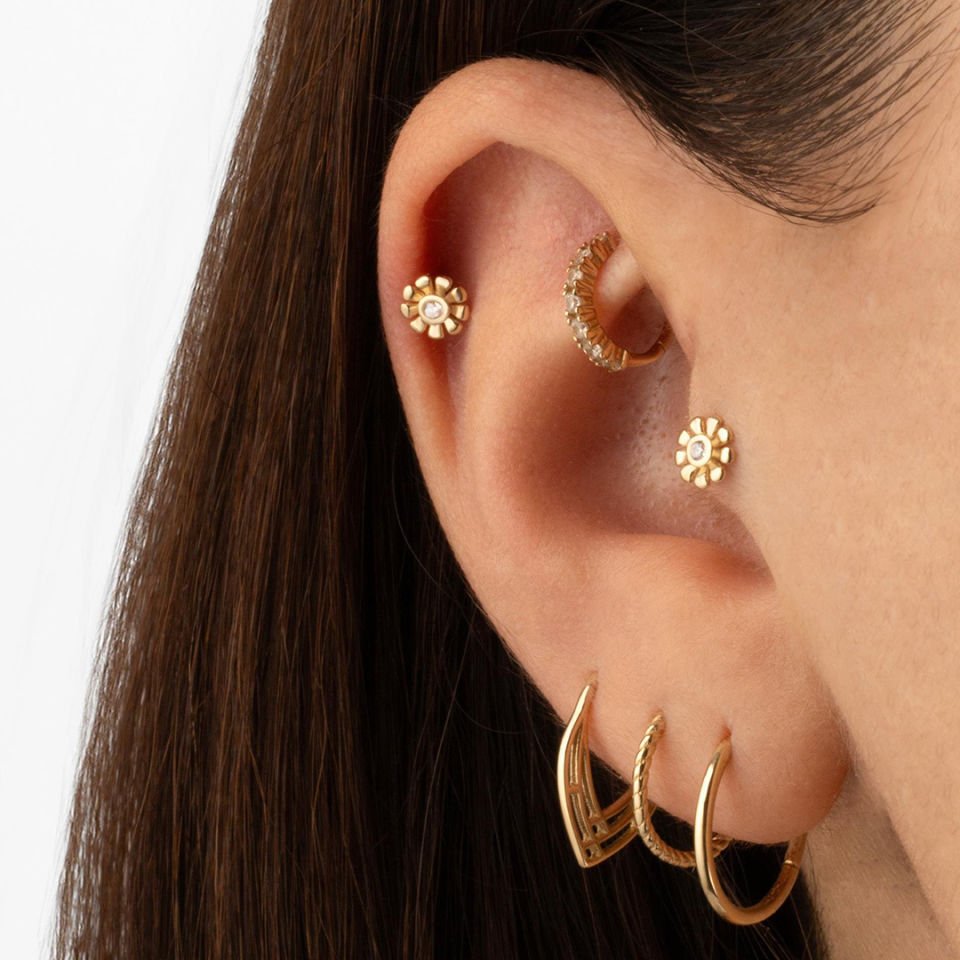 Ortası Taşlı Papatya Tragus Piercing
