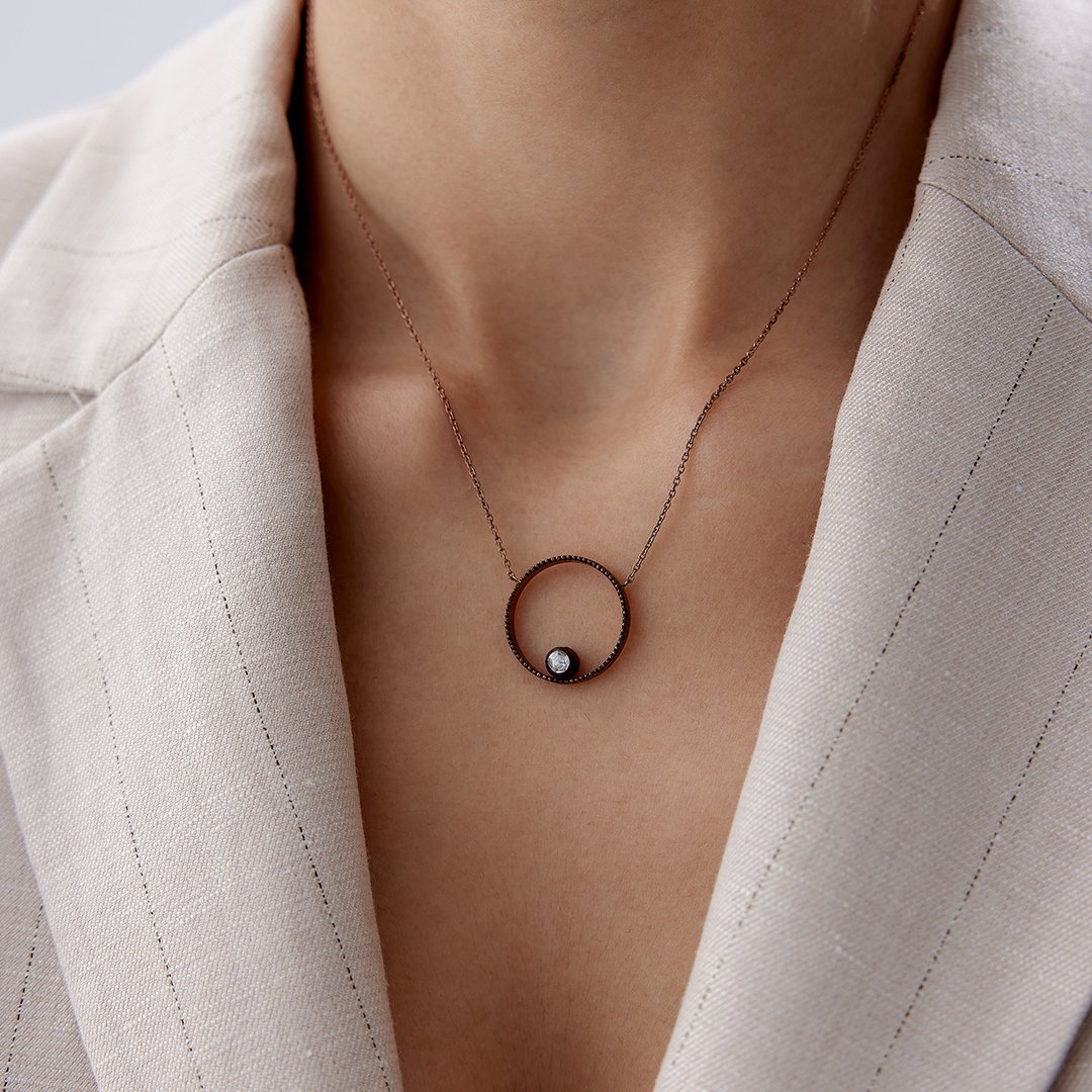 0.12 Ct Elmas Tektaş Circle Kolye