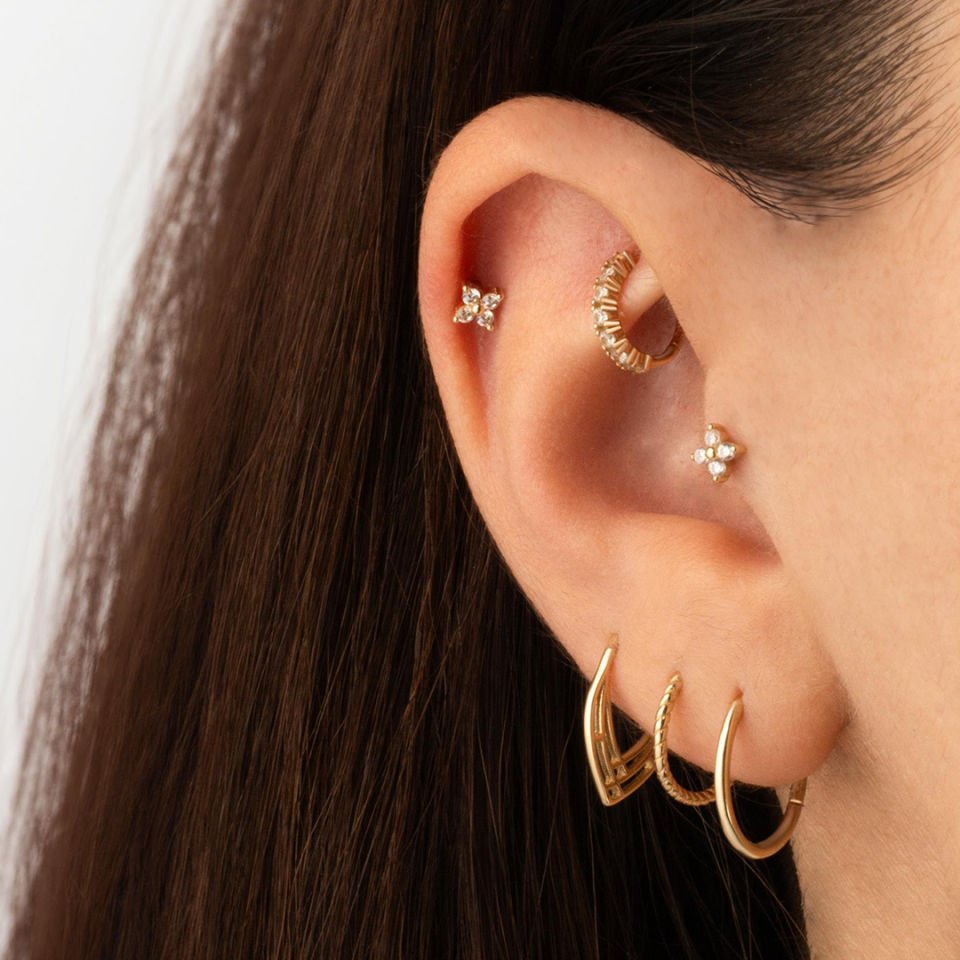 Ortası Top Dört Taşlı Tragus Piercing