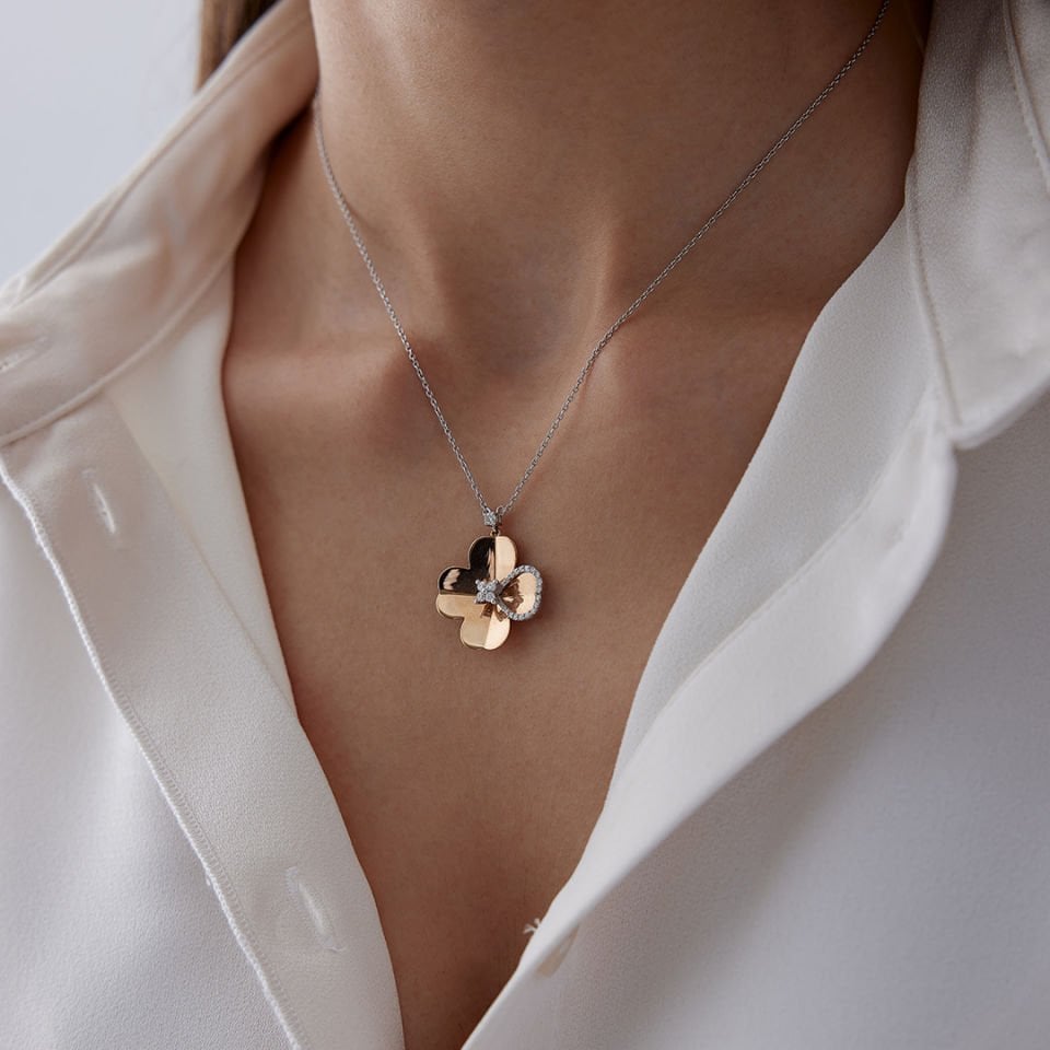 0.24 Ct  Pırlanta Yonca Kolye