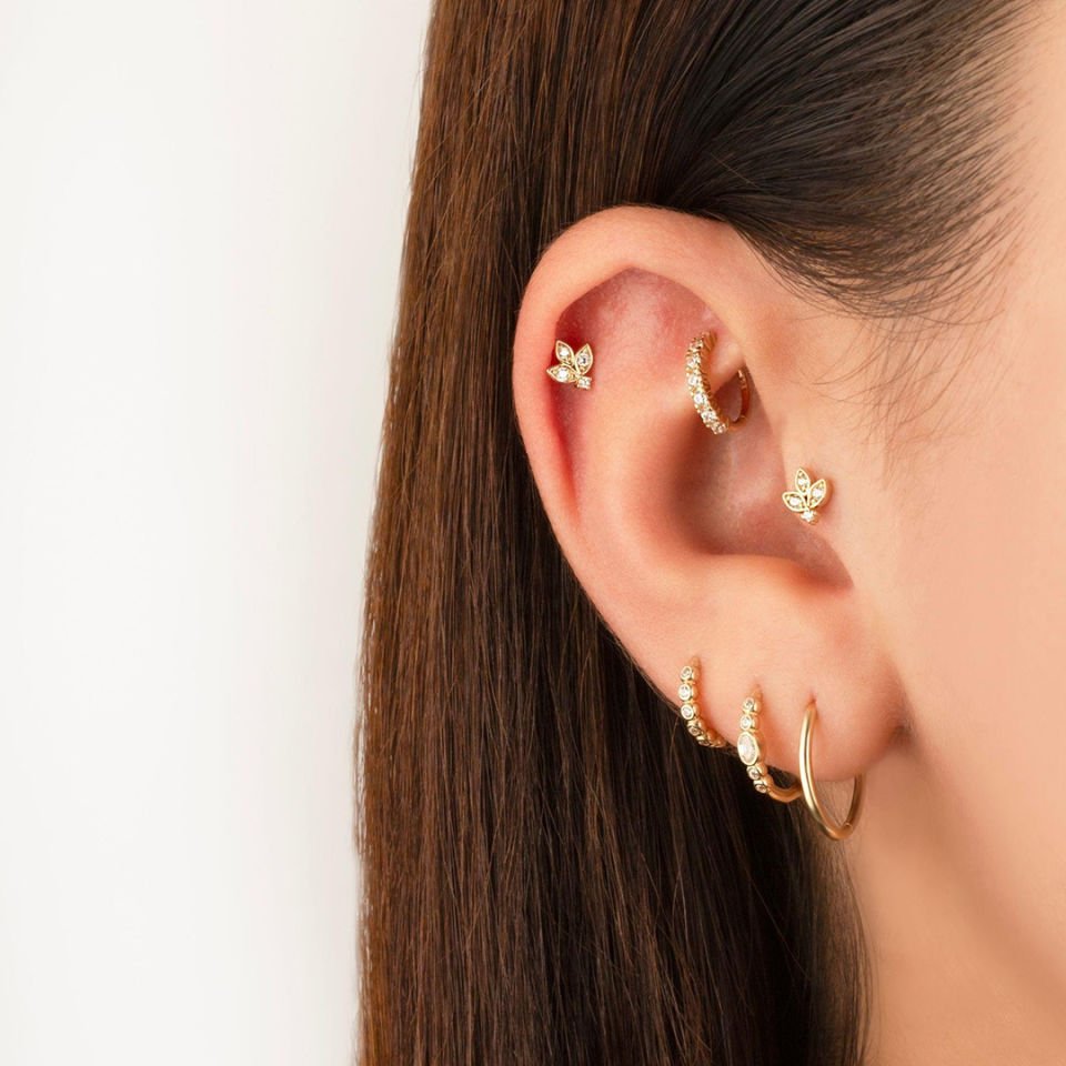 Ucu Taşlı Lotus Motifli Tragus Piercing