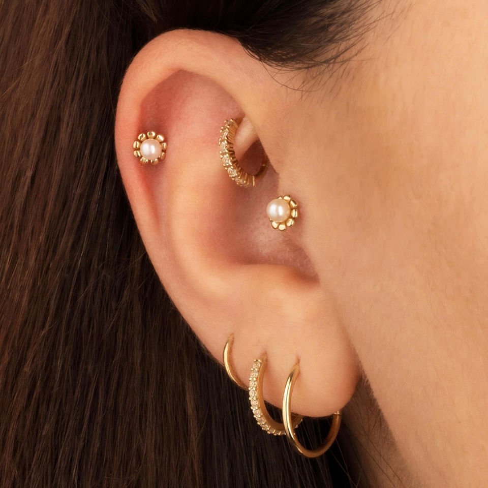 İncili Çiçek Tragus Piercing