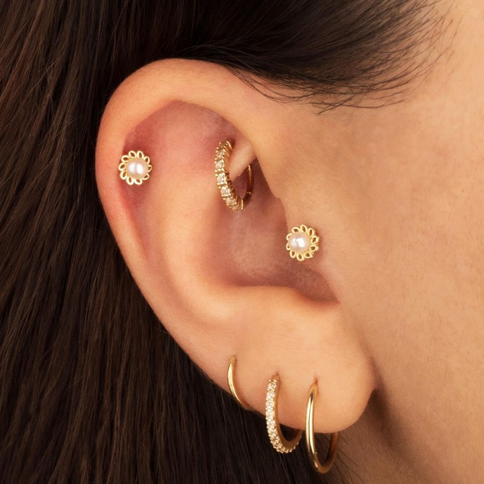 Yapraklı İnci Tragus Piercing