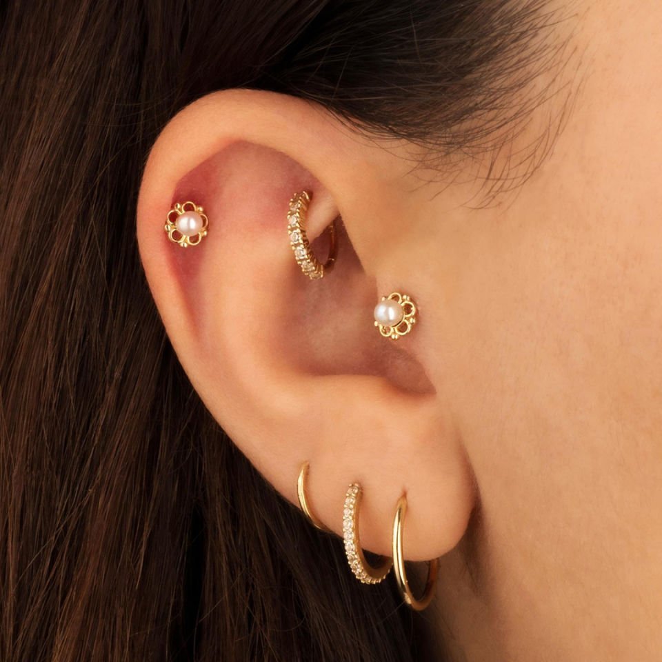 Papatya Model İncili Tragus Piercing