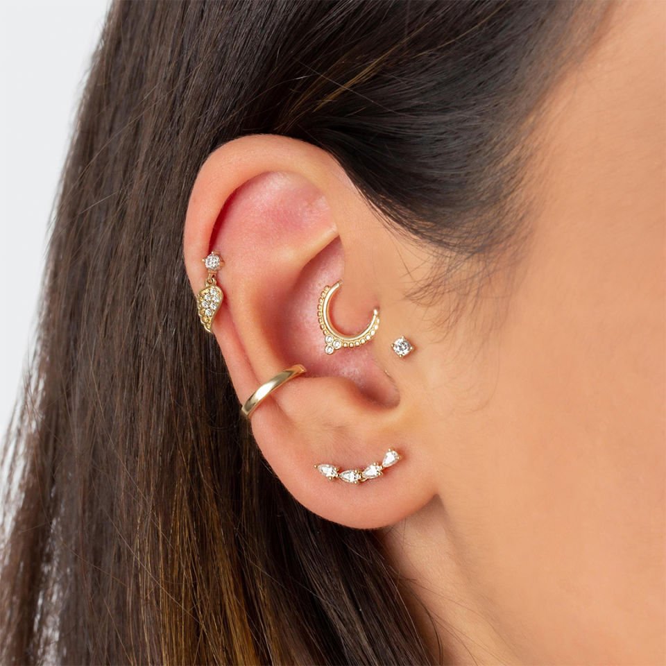 Üç Taşlı Motifli Helix Piercing