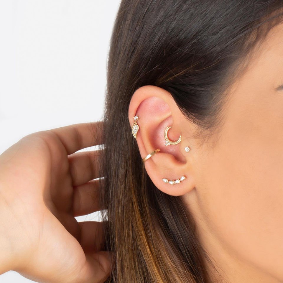 Üç Taşlı Motifli Helix Piercing