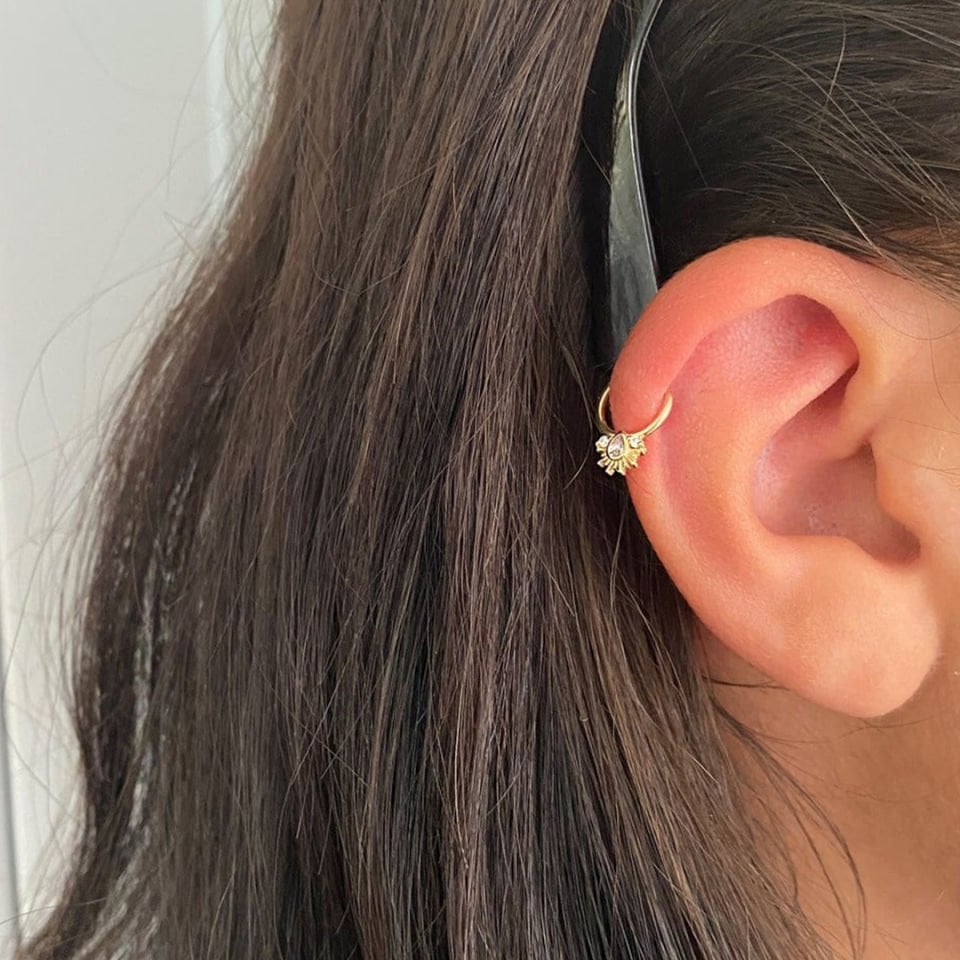 Damla Taş Motifli Helix Piercing