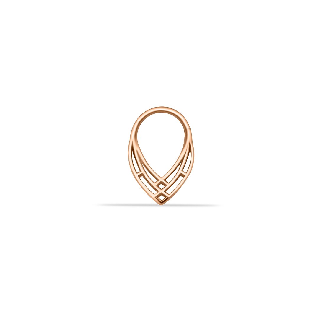 Sivri Motifli Helix Piercing