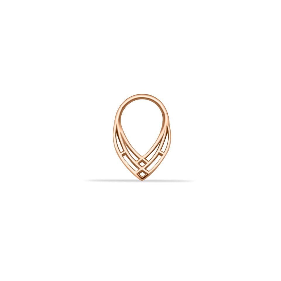 Sivri Motifli Helix Piercing