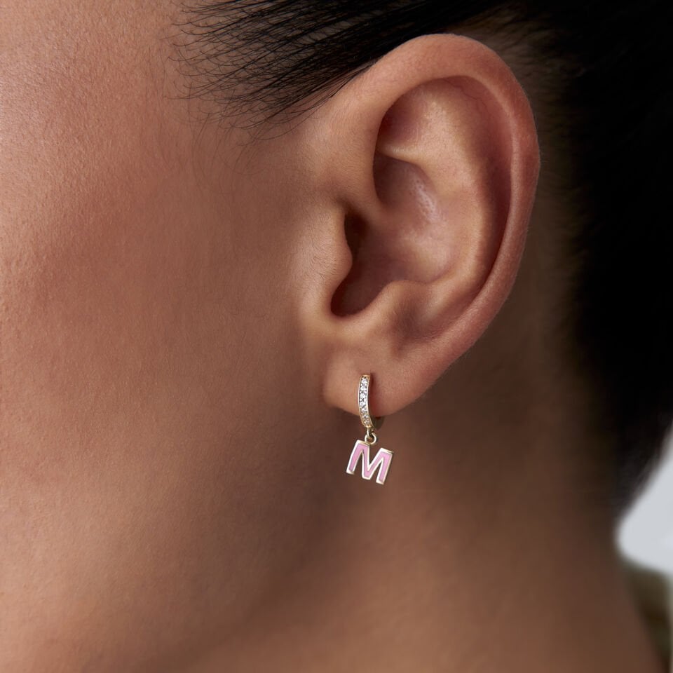 Pembe Mineli Harf Küpe