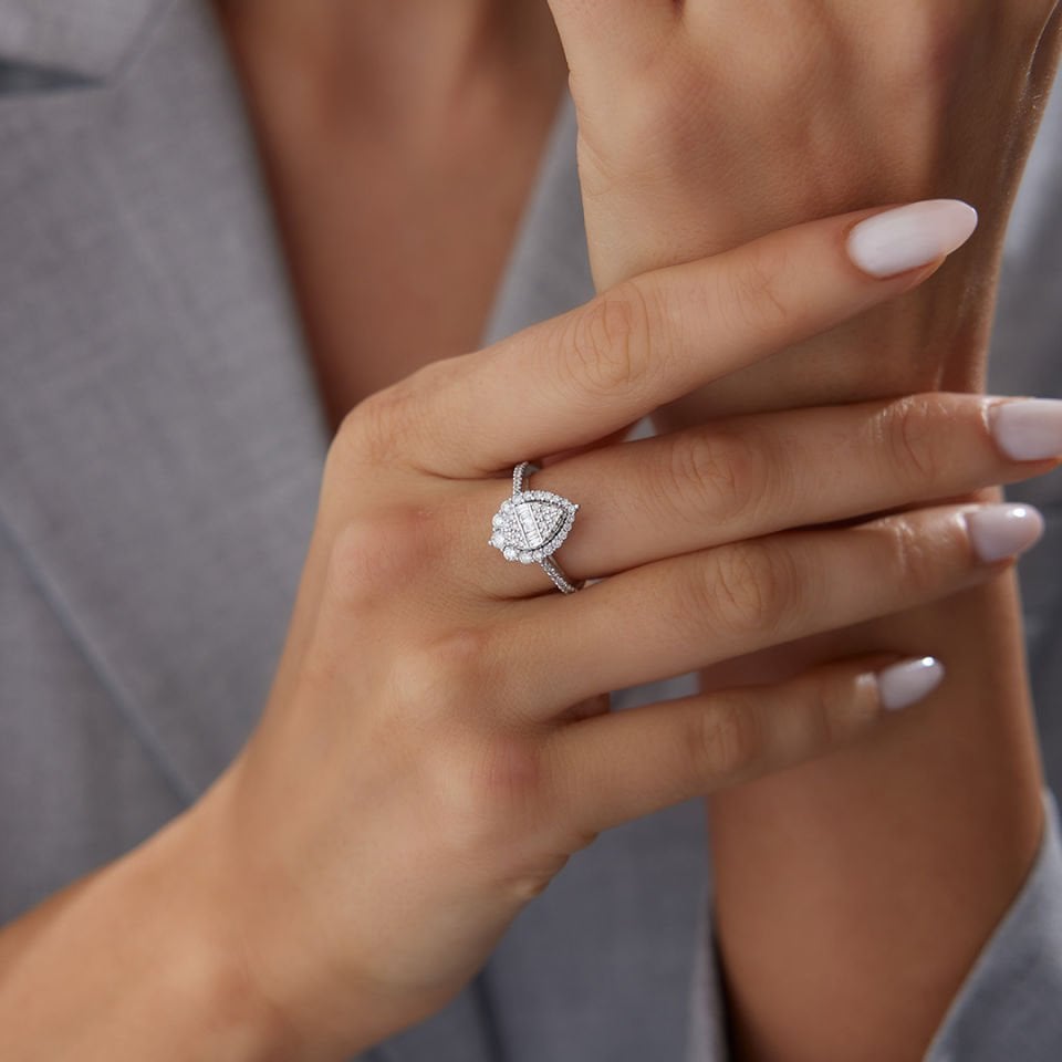 0.65 Ct Pırlanta Damla Yüzük