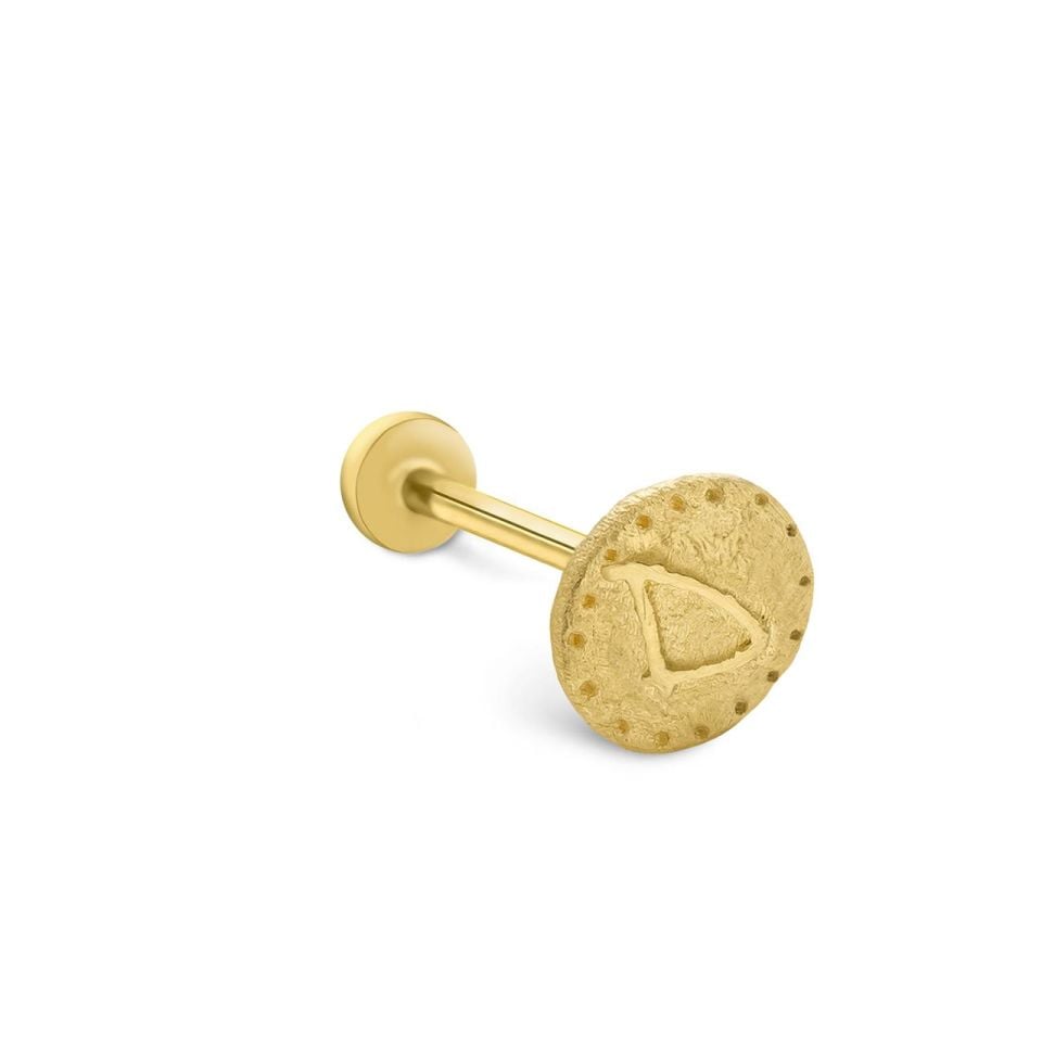 Vintage D Tragus Piercing