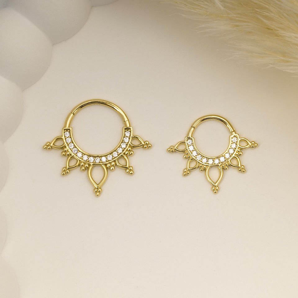 Taşlı Taç Motifli Helix Piercing