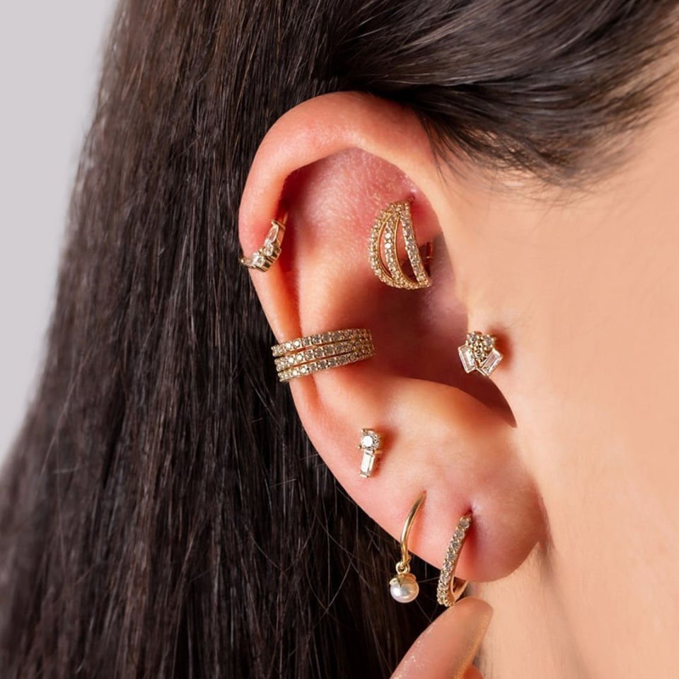 Üçlü Alttan Taşlı Helix Piercing