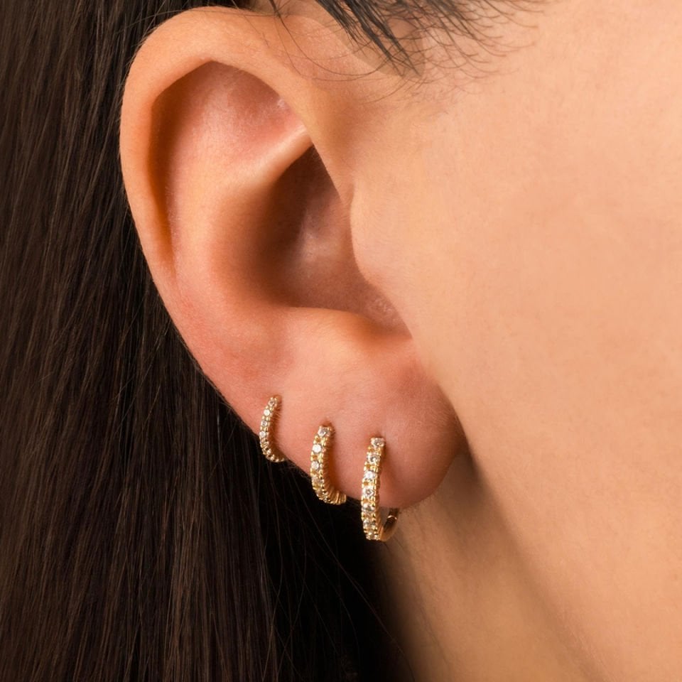 Alttan Yedi Taşlı Helix Piercing