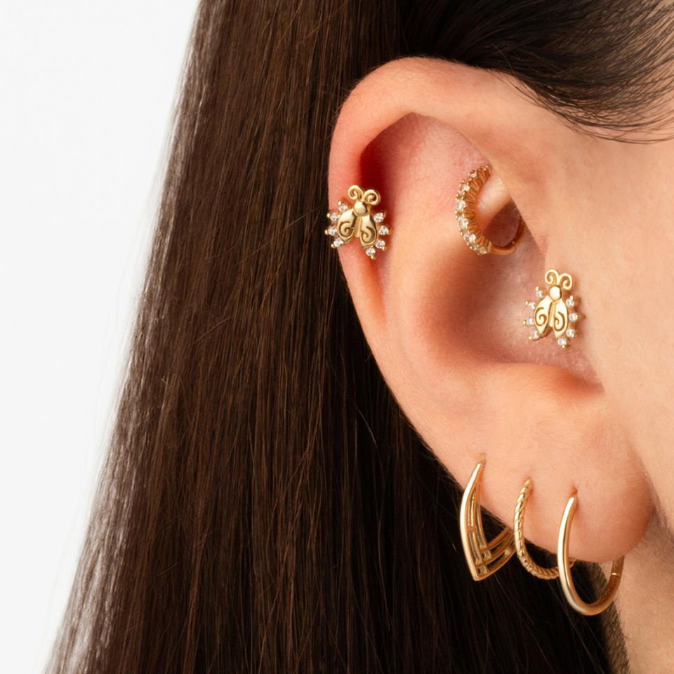 Taşlı Uğur Böceği Motifli Minimal Tragus Piercing