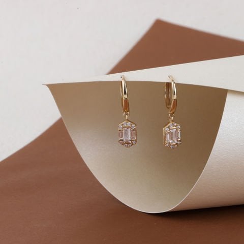 Işık Dansı Baget Taşlı Sallantılı Küpe