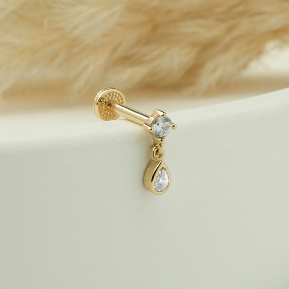 Damla Taş Sallantılı Minimal Tragus Piercing