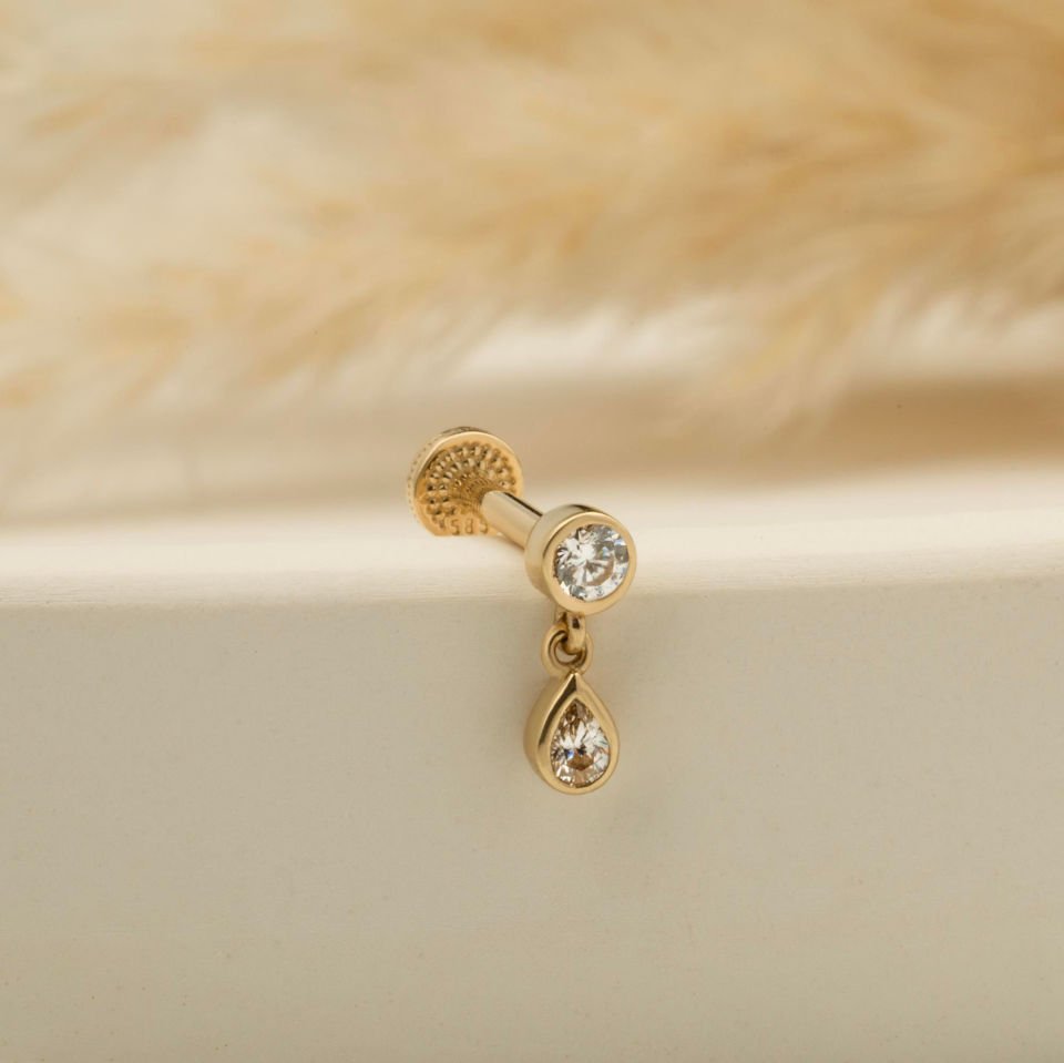 Damla Taşlı Sallantılı Minimal Tragus Piercing