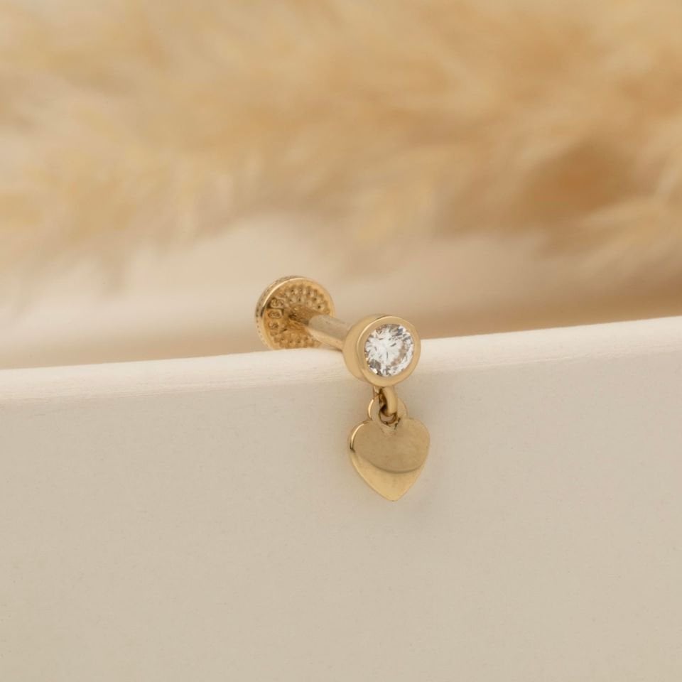 Taşlı Kalp Sallantılı Minimal Tragus Piercing