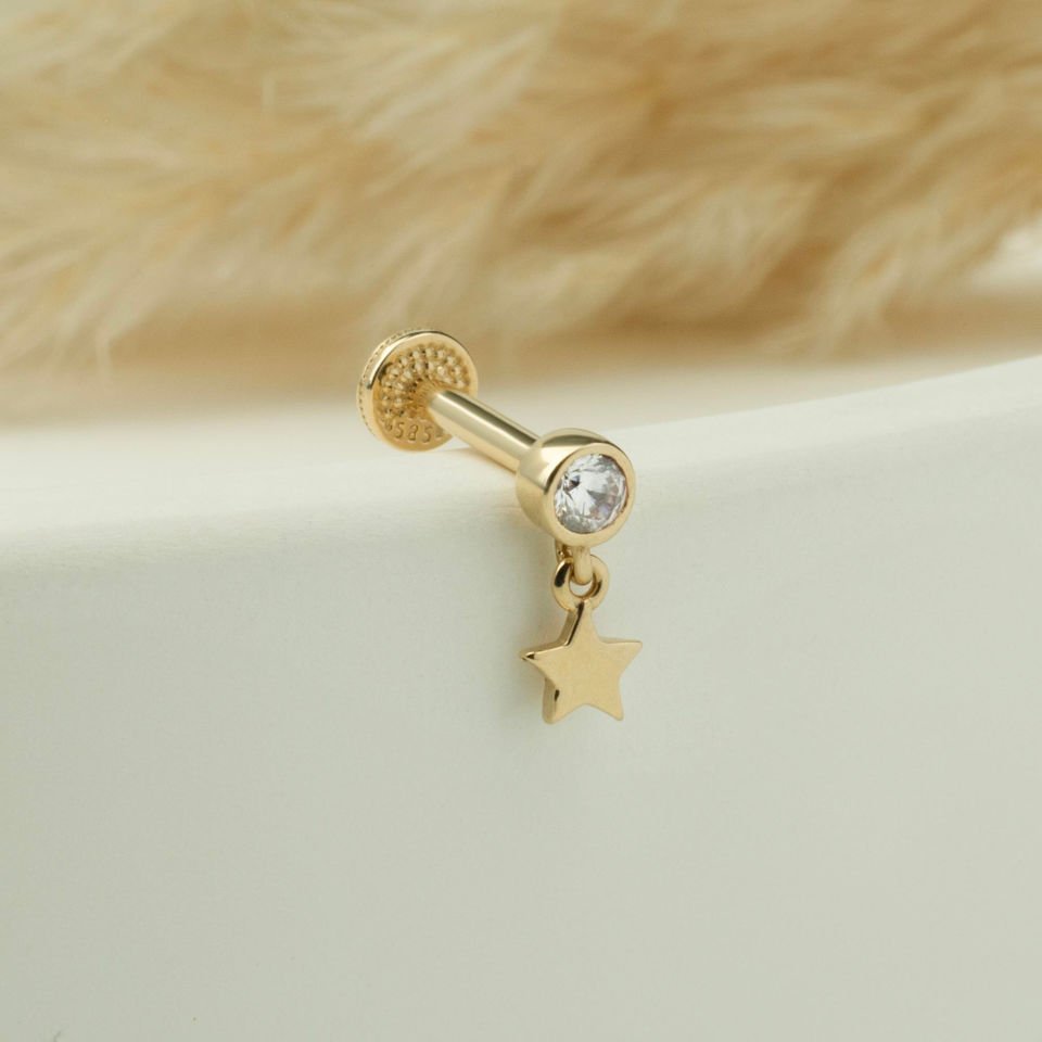 Taşlı Yıldız Sallantılı Minimal Tragus Piercing