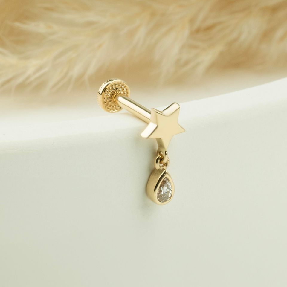 Yıldızlı Damla Taş Sallantılı Minimal Tragus Piercing