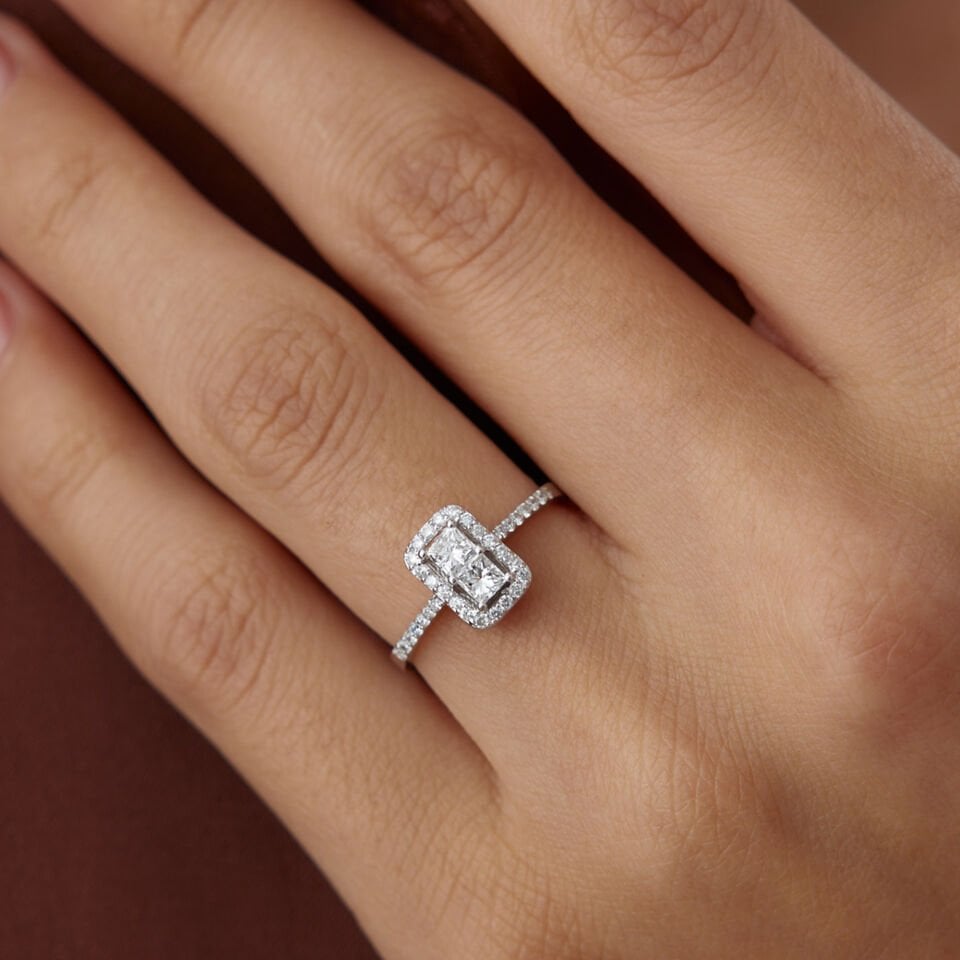 0.40 Ct Pırlanta Heta Parçalı Baget Yüzük
