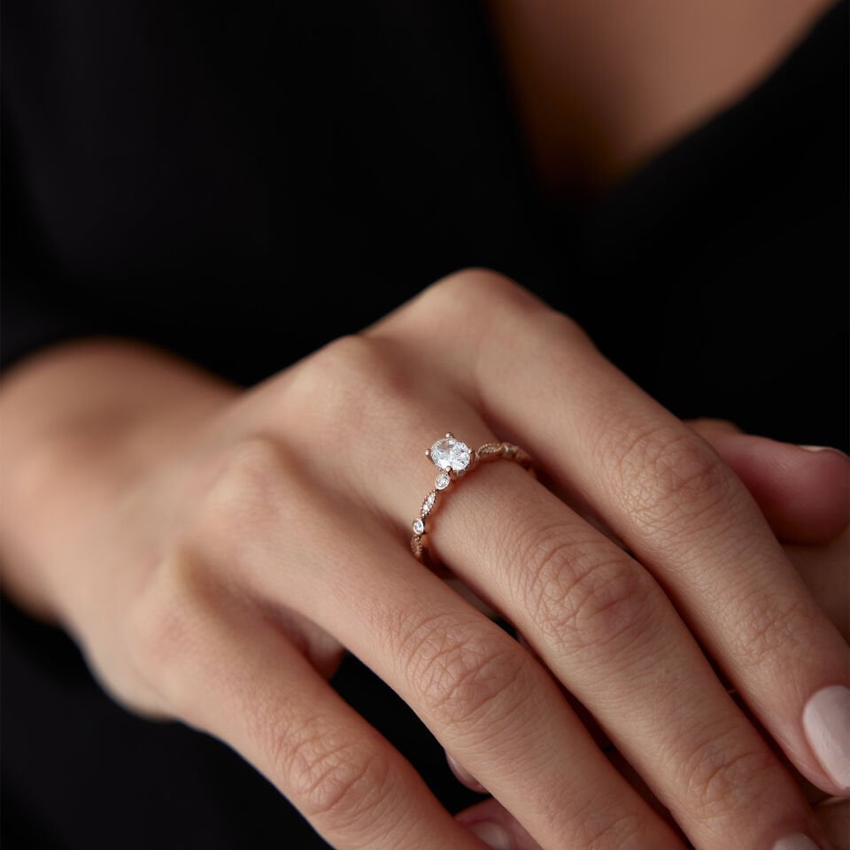 0.65 Ct Oval Pırlanta Yüzük